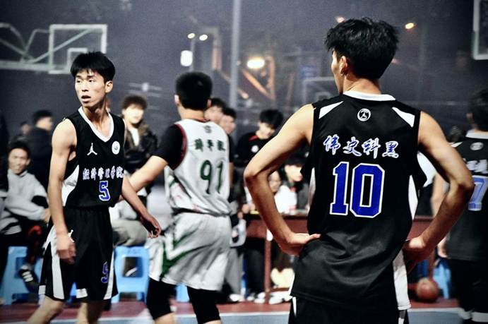 DE1EE7C21F69344119952FC513ADCD25