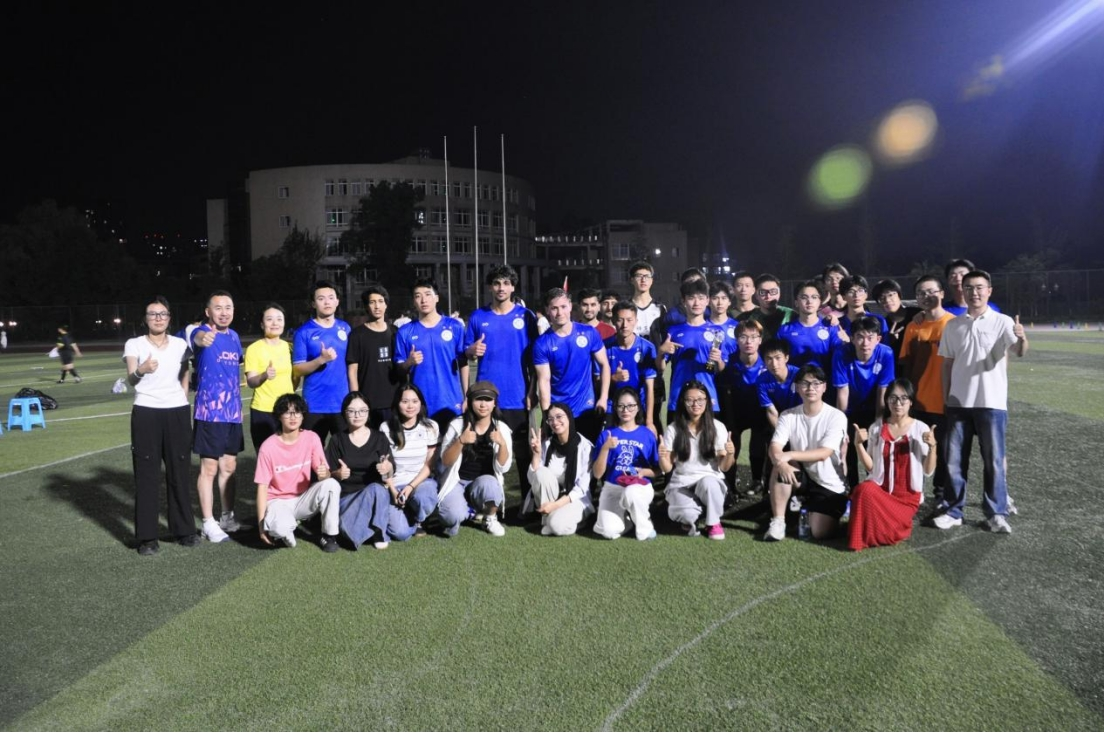 五育并举·强体健心l经管学院勇夺我校第二届“贡嘎杯”校园足球赛亚军